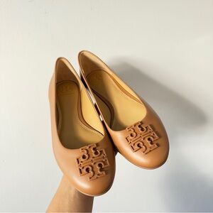 NEW Tory Burch Tan Ballet Flats